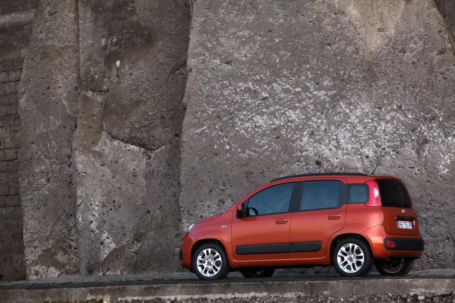  Fiat Panda 2012 года  (фото 15 из 277)